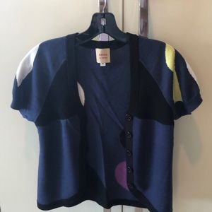 Abstract colorful short-sleeve knit sweater